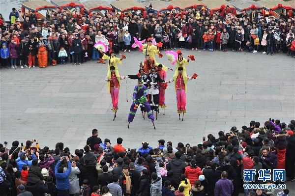#（经济）（6）春节长假全国共接待游客3.86亿人次
