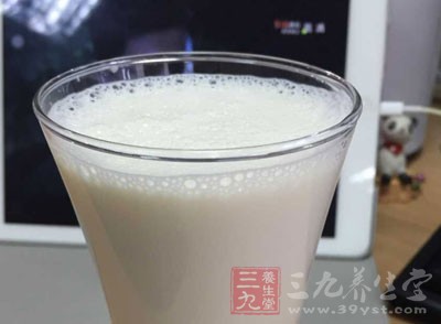 瘦肉与牛奶不能同食,牛奶里含有大量的钙 瘦肉与牛奶不能同食,牛奶里含有大量的钙