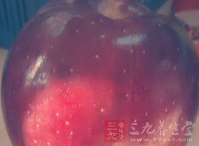 苹果连皮吃预防中风 苹果连皮吃预防中风