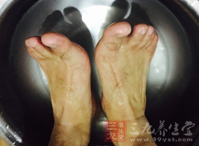 那么花椒水泡脚真的好吗?真的抗衰还防白发吗 那么花椒水泡脚真的好吗?真的抗衰还防白发吗