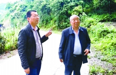 班子一条心 脱贫就有戏 班子一条心 脱贫就有戏